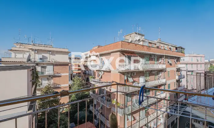 Rexer-Roma-Centocelle-Via-dei-Noci-luminoso-terzo-piano-ristrutturato-Altro