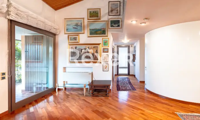 Rexer-Vascon-Porzione-di-villa-bifamiliare-con-ampio-giardino-privato-Altro