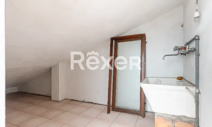 Rexer-Vascon-Porzione-di-villa-bifamiliare-con-ampio-giardino-privato-Altro