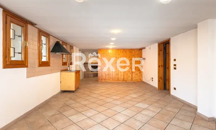 Rexer-Vascon-Porzione-di-villa-bifamiliare-con-ampio-giardino-privato-Altro