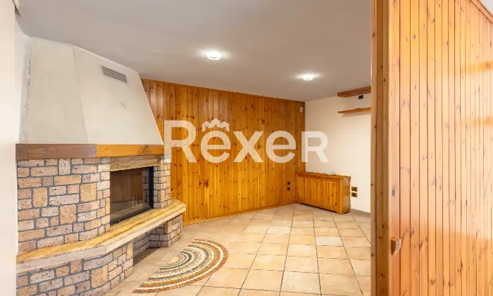 Rexer-Vascon-Porzione-di-villa-bifamiliare-con-ampio-giardino-privato-Altro