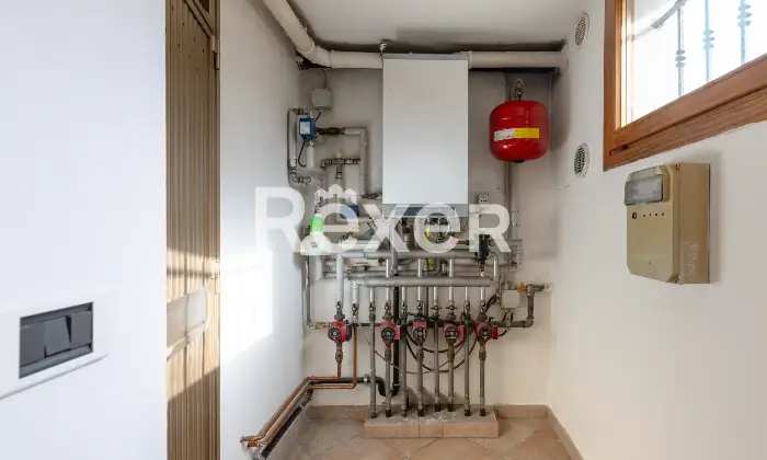 Rexer-Vascon-Porzione-di-villa-bifamiliare-con-ampio-giardino-privato-Altro