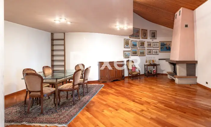 Rexer-Vascon-Porzione-di-villa-bifamiliare-con-ampio-giardino-privato-Altro