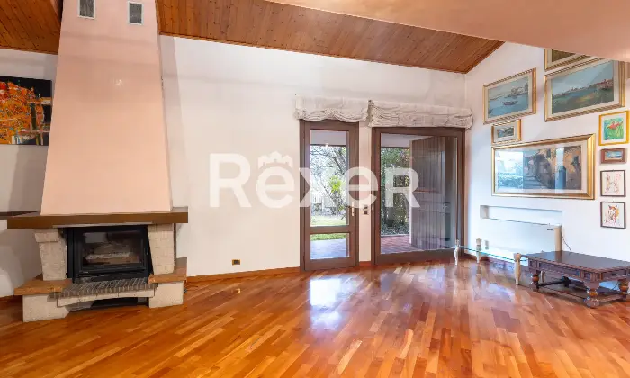 Rexer-Vascon-Porzione-di-villa-bifamiliare-con-ampio-giardino-privato-Altro