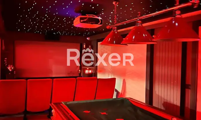 Rexer-Roma-Ardeatina-prestigiosa-villa-Unifamiliare-con-piscina-Altro