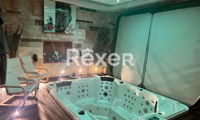 Rexer-Roma-Ardeatina-prestigiosa-villa-Unifamiliare-con-piscina-Altro