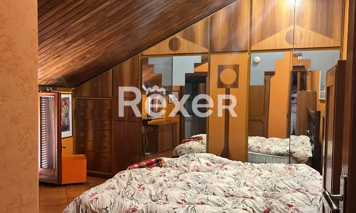 Rexer-Roma-Ardeatina-prestigiosa-villa-Unifamiliare-con-piscina-Altro