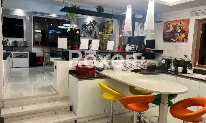 Rexer-Roma-Ardeatina-prestigiosa-villa-Unifamiliare-con-piscina-Altro