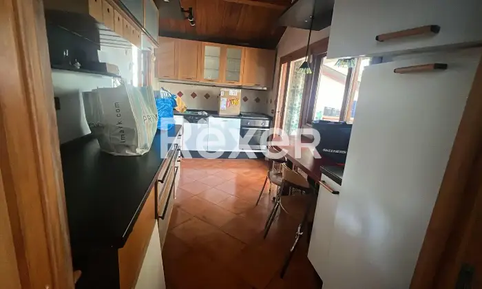 Rexer-Roma-Ardeatina-prestigiosa-villa-Unifamiliare-con-piscina-Altro