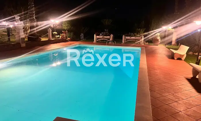 Rexer-Roma-Ardeatina-prestigiosa-villa-Unifamiliare-con-piscina-Altro