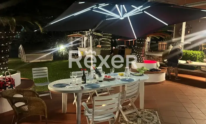 Rexer-Roma-Ardeatina-prestigiosa-villa-Unifamiliare-con-piscina-Altro