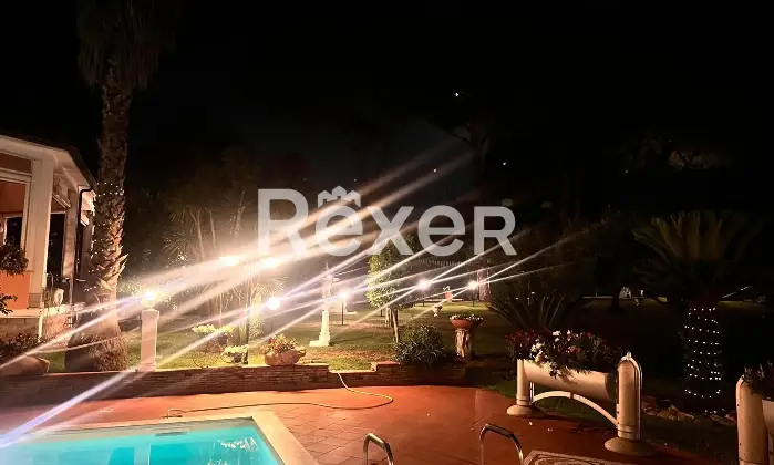 Rexer-Roma-Ardeatina-prestigiosa-villa-Unifamiliare-con-piscina-Altro