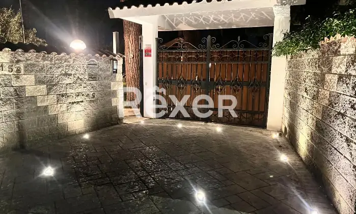Rexer-Roma-Ardeatina-prestigiosa-villa-Unifamiliare-con-piscina-Altro