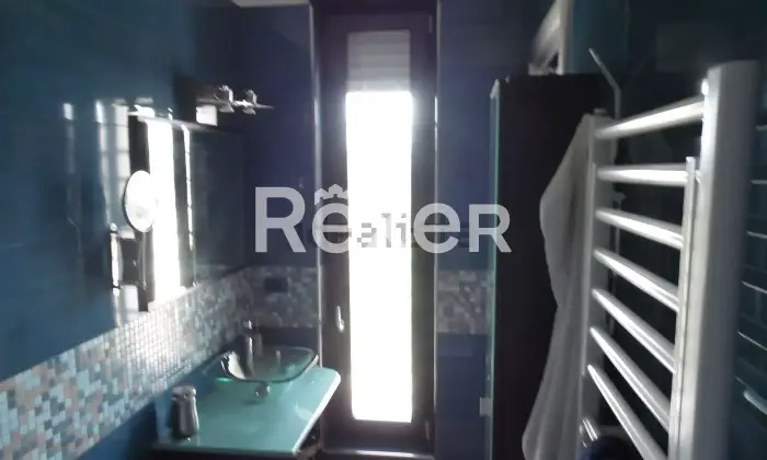 Rexer-Foggia-Villetta-trifamiliare-in-vendita-in-Via-del-Mare-a-Foggia-Bagno-di-servizio