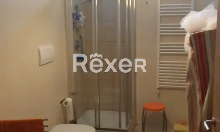 Rexer-Foggia-Villetta-trifamiliare-in-vendita-in-Via-del-Mare-a-Foggia-Bagno-di-servizio