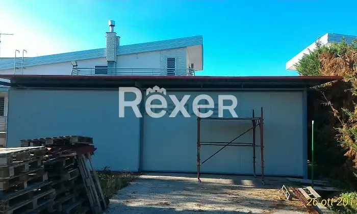 Rexer-Foggia-Villetta-trifamiliare-in-vendita-in-Via-del-Mare-a-Foggia-Magazzino