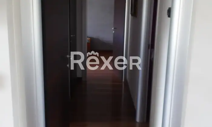 Rexer-Foggia-Villetta-trifamiliare-in-vendita-in-Via-del-Mare-a-Foggia-Corridoio