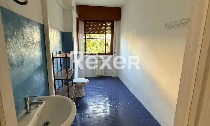 Rexer-Varedo-Vendesi-appartameto-con-Ingresso-Indipendente-Bagno