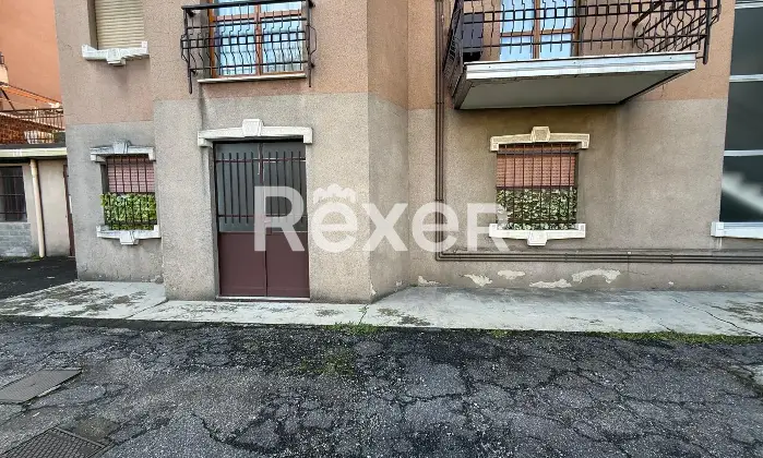 Rexer-Varedo-Vendesi-appartameto-con-Ingresso-Indipendente-Esterno