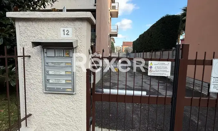 Rexer-Varedo-Vendesi-appartameto-con-Ingresso-Indipendente-Zonecomuni