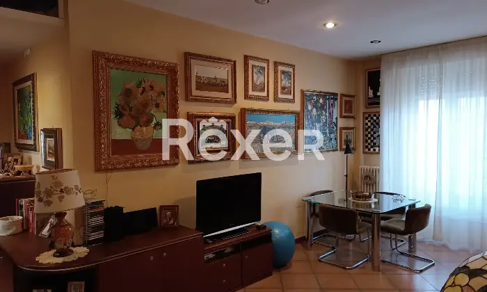 Rexer-Foggia-Appartamento-Vle-Michelangelo-Salone