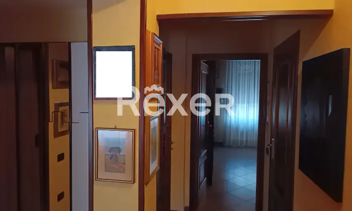 Rexer-Foggia-Appartamento-Vle-Michelangelo-Corridoio