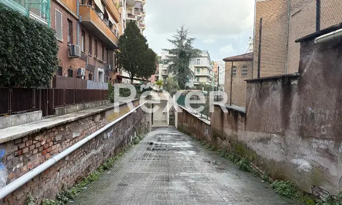 Rexer-Roma-Box-auto-ristrutturato-Altro