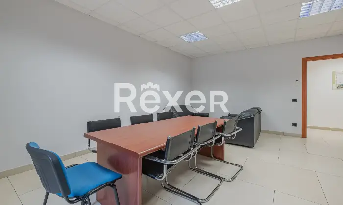 Rexer-Roma-Ufficio-di-ampia-metratura-Altro