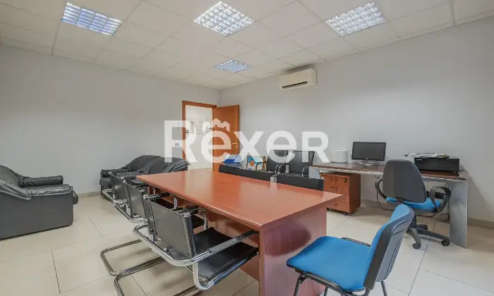 Rexer-Roma-Ufficio-di-ampia-metratura-Altro