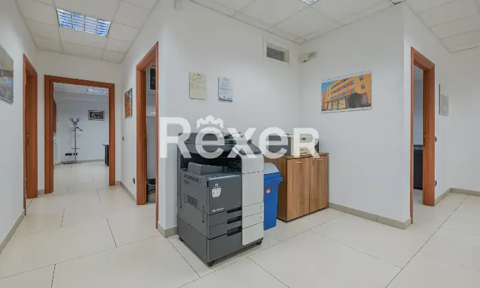 Rexer-Roma-Ufficio-di-ampia-metratura-Altro