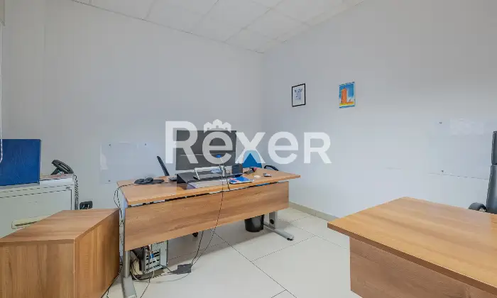 Rexer-Roma-Ufficio-di-ampia-metratura-Altro