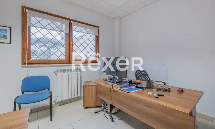 Rexer-Roma-Ufficio-di-ampia-metratura-Altro