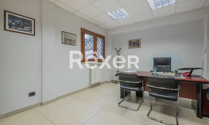 Rexer-Roma-Ufficio-di-ampia-metratura-Altro