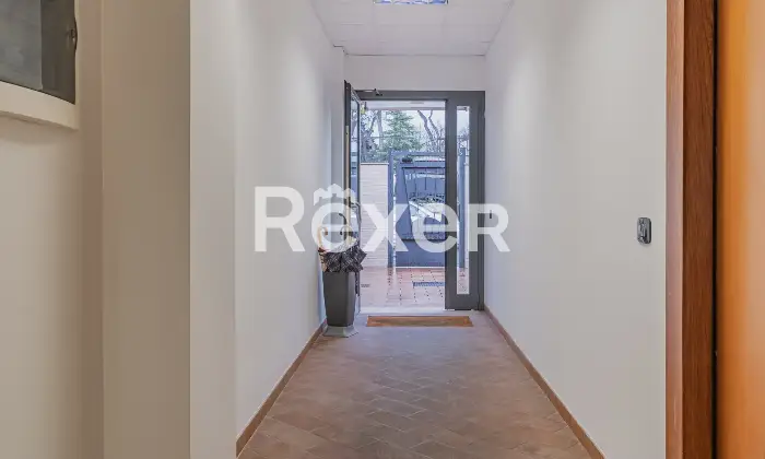 Rexer-Roma-Ufficio-di-ampia-metratura-Altro