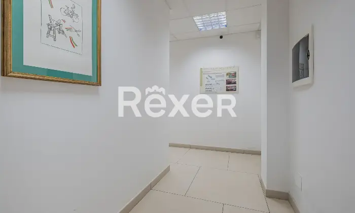 Rexer-Roma-Ufficio-di-ampia-metratura-Altro