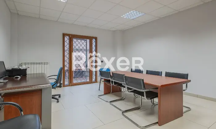 Rexer-Roma-Ufficio-di-ampia-metratura-Altro