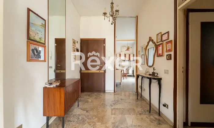 Rexer-Milano-Trilocale-al-piano-rialzato-Altro