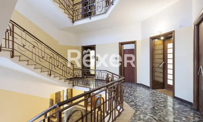 Rexer-Bergamo-Ufficio-di-pregio-con-box-cantina-e-solaio-Altro