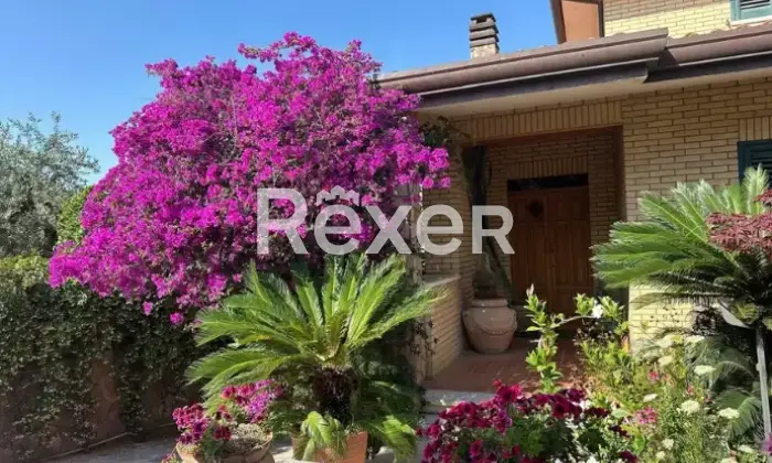 Rexer-Poggio-Imperiale-Villa-in-vendita-in-Via-Caduti-di-Tutte-le-Guerre-Poggio-Imperiale-Altro