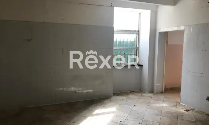 Rexer-Avezzano-Luminoso-Negozio-in-vendita-centro-Avezzano-Altro