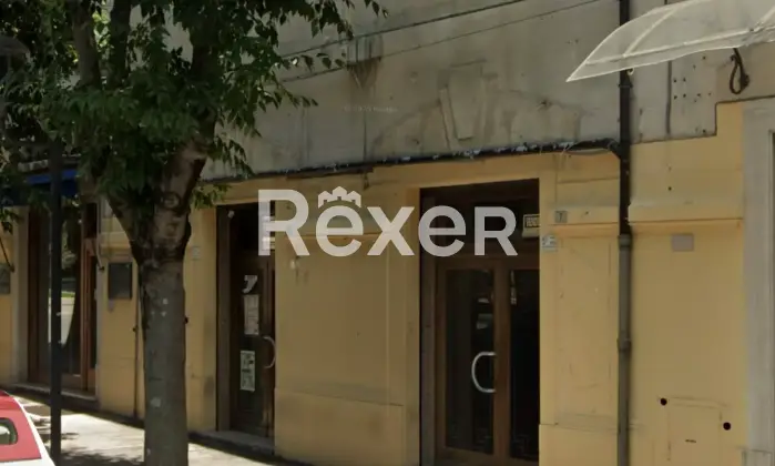 Rexer-Avezzano-Luminoso-Negozio-in-vendita-centro-Avezzano-Terrazzo