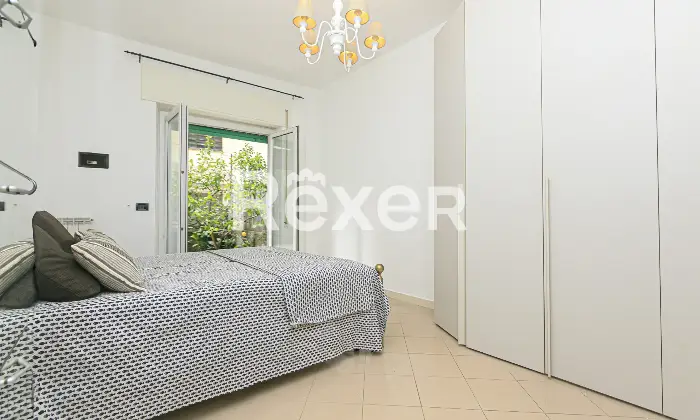 Rexer-Genova-Luminoso-trilocale-con-spazio-esterno-Altro