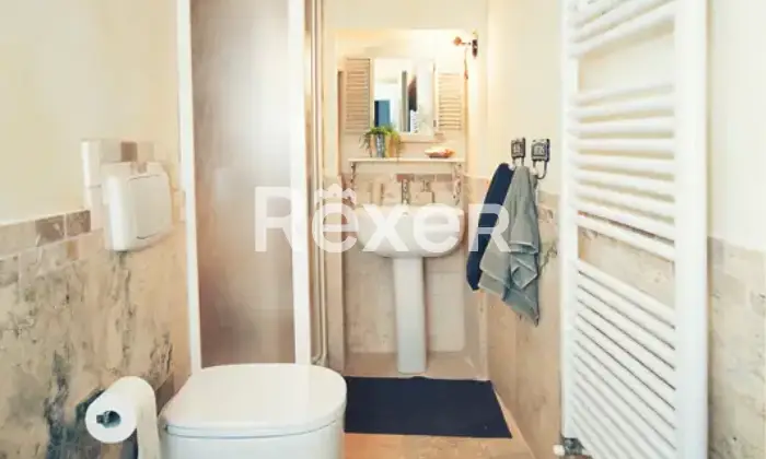 Rexer-Monteriggioni-appartamento-arredato-in-ex-convento-nel-cuore-della-toscana-Bagno