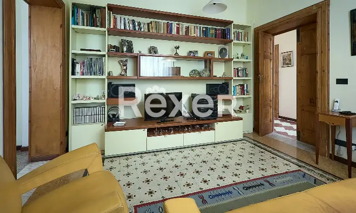 Rexer-Sulmona-Villa-su-due-livelli-con-garage-e-giardino-Altro