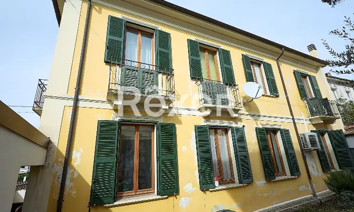 Rexer-Sulmona-Villa-su-due-livelli-con-garage-e-giardino-Altro