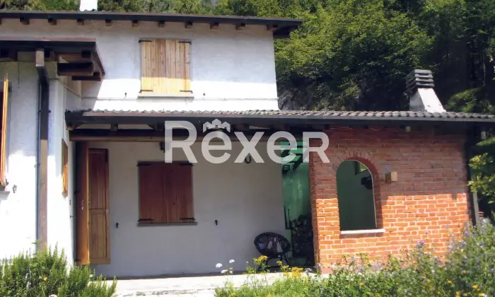 Rexer-Villa-Casa-indipendente-in-vendita-in-Via-Monte-Palo-a-Villa-Lodrino-Giardino