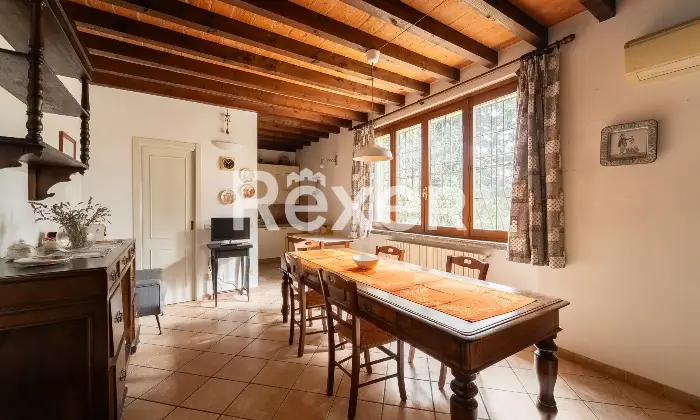 Rexer-Chignolo-Po-Villa-indipendente-di-ampia-metratura-con-giardino-di-mq-Altro