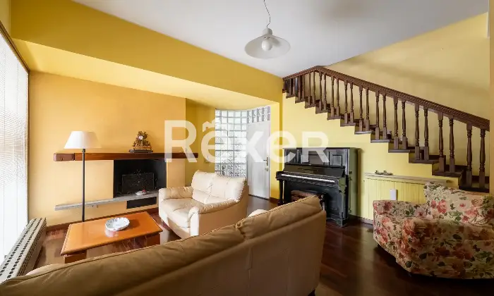 Rexer-Chignolo-Po-Villa-indipendente-di-ampia-metratura-con-giardino-di-mq-Altro