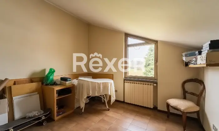 Rexer-Chignolo-Po-Villa-indipendente-di-ampia-metratura-con-giardino-di-mq-Altro