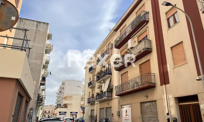 Rexer-Trapani-Ampio-appartamento-con-magazzino-e-posto-auto-in-zona-servita-di-Trapani-Altro